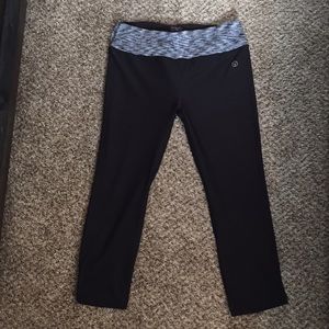Black work out capris